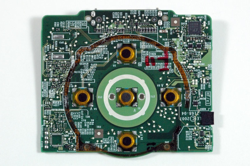 Illustration for article titled Autopsies of the New Nano and iPod Classic Show Glue, Plates